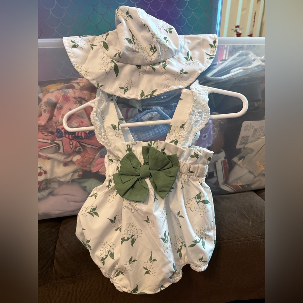 SHEIN Green and White Floral Baby Romper with matching Hat